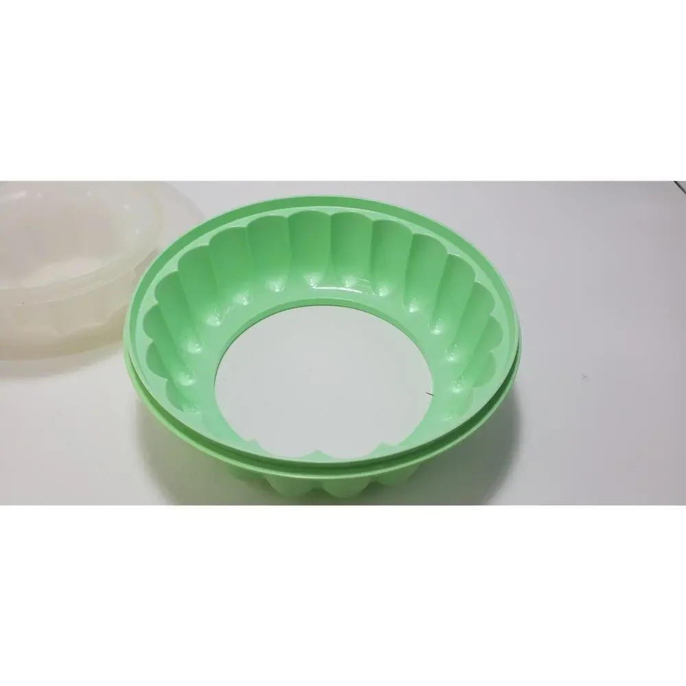 Tupperware this complete